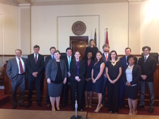TN Supreme Court Justice Holly Kirby, along with Memphis Bar Association Vice-President/President-Elect Earle Schwartz and the 12 newly admitted members of the Tennessee Bar.