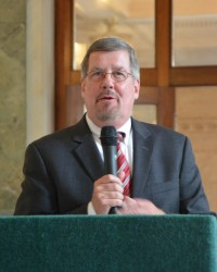 Chief Justice Bivins sharing his remarks.