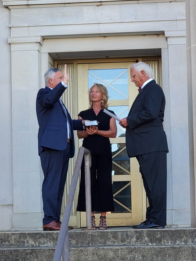 Judge J. Brent Bradberry at his swearing in ceremony with fellow Carroll Countian and Court of Criminal Appeals Judge John Everett Williams